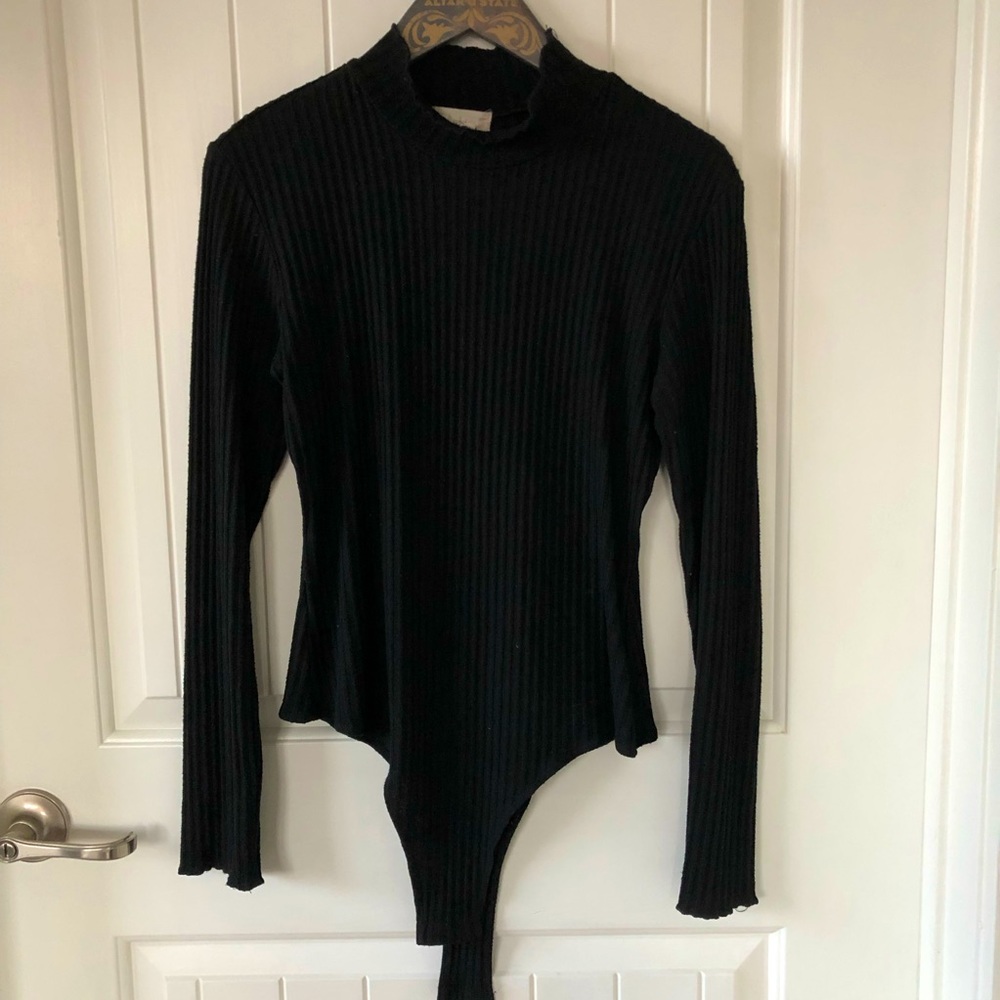 Altar’d State • Turtleneck • Bodysuit • M